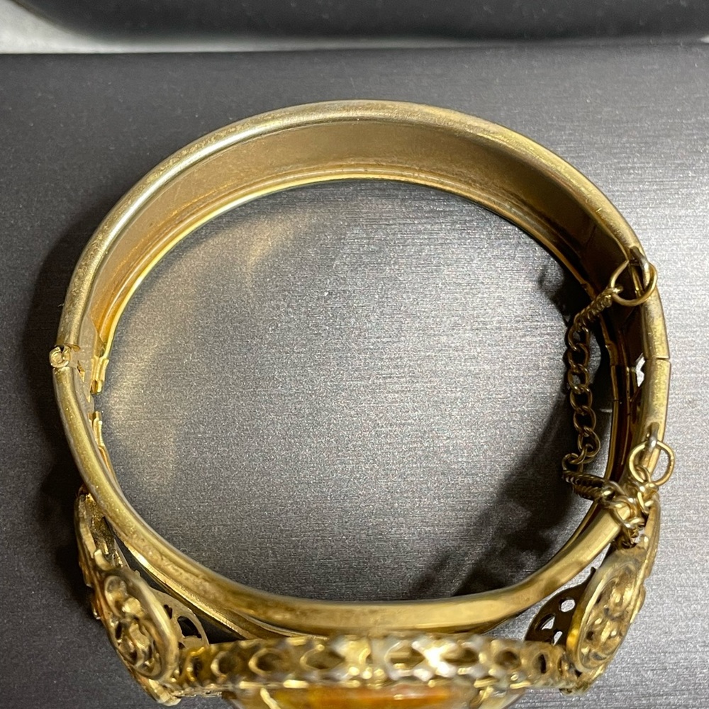 Vintage 40mm Agate Locking Cuff Bracelet  Safety Chain Victorian Look Brass Sz 7 - Picture 7 of 11